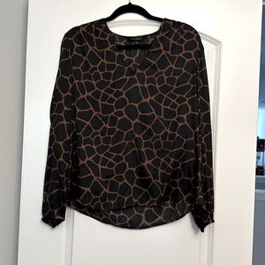 Women’s Banana Republic Blouse Animal Print Size M Excellent Condition!!
